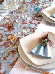 Chemin de table Renaissance - nappes , surnappes, chemin table, et  serviettes - Loc'Vaisselle