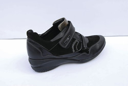 GEOX - Chaussure � velcro ADA