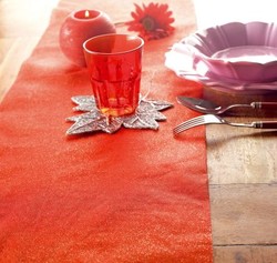 chemin de table fushia