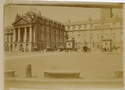 Photo fin 19e. Les fiacres devant le Palais des Ducs. 