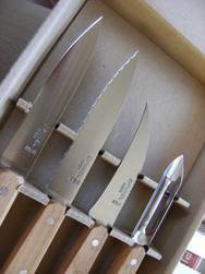 COFFRET COUTEAU OPINAL LES ESSENTIELS