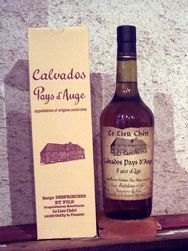 CALVADOS DU PAYS D'AUGE - ALCOOLS ET LIQUEURS - LE CAVEAU