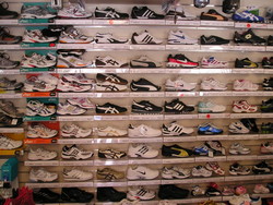 CHAUSSURES DE MODE ET DE SPORTS - CHAUSSURES MODE ET SPORT - SPORT'IS