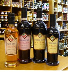 CREMES ET VELOURS - VINS ET ALCOOLS - LE CREUSET - BOURGOGNE