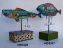 P�cheur avec une canne � p�che et poissons 