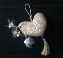 Cadeau d'invit� Coussinet 'Coeur' Brod� avec drag�es