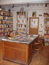 photos vitrine et rayonnages 007.jpg