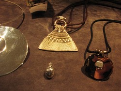 ARTHUS BERTRAND, fabricant-artisan bijoux mus�e du Louvre - BIJOUTERIE OR, ARGENT, CRISTAL - BIJOUTERIE DAMIENS