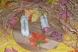 NOS SAUCISSONS PUR PORC - NOTRE GAMME DE SAUCISSON, PAVE ET NOIX DE JAMBON  - SALAISONS DU MORVAN