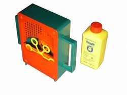 Machine � Bulles de Savon Manuelle Pustefix + recharge 25cl - VENTE D'ACCESSOIRES DE CIRQUE - DAUPHICIRQUE MATERIEL ET CIRQUE