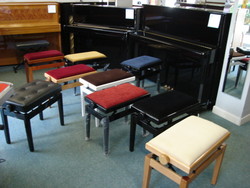  Vente sieges, banquette piano nouveau banquette tapissier - Accessoires pianos : si�ges, lampes, regulateur hy - ART &amp; PIANO - Patrick BLERIOT