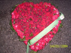 Fleurs D�c�s - Coeur &amp; croix - S�pulture - ISABELLE FLEURS