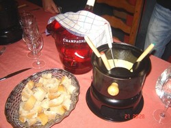 Fondue savoyarede et suisse au St Marcell'Inn - Les sp�cialit�s du restaurant - Le St Marcell'Inn restaurant
