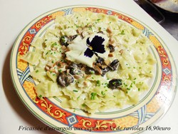 fricass�e d'escargots aux c�pes sur lit de ravioles 16,90