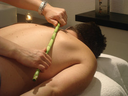 massage homme soins specifiqueshommes massage bambou 