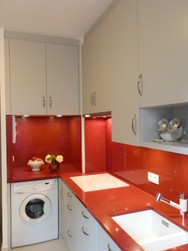 PLAN DE TRAVAIL EN SILESTONE -PORTES EN POLYMERE