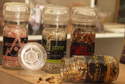 moulin � �pices rechargeables CAP HERB & SPICE COMPANY - nos �pices & moulins rechargeables - SAVEURS SHOP CONCEPT - showroom SAPIDUS