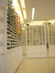 Un grand choix de montures solaires pour adultes -  - Bourgarel opticien - optic 2000