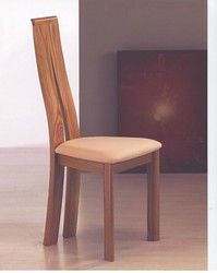 Chaise "Ill�na existe en orme massif, ch�ne massif ou h�tre massif