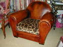 Fauteuil CLUB cuir � coussin en velours de lin girafe - Fauteuils et chaises relook�s ( sur commande) pi�ces unique - Paco Tourt�, artisan tapissier d�corateur