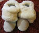Chausson laine semelle cuir, fermeture velcro -  Articles en Peau de mouton : chaussons et semelle - La Petite Boutique