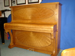 PIANO DROIT RESTAURE
