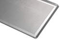 la plaque aluminium perfor�e pour les macarons - Les macarons - SAVEURS SHOP CONCEPT 
