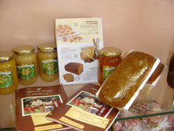 vitrine pain d''�pice.JPG