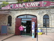 A LA CAVE