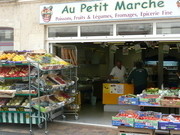 AU PETIT MARCHE