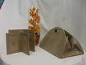 PORTE-REVUES ET CADRES en skai beige - LE PETIT MOBILIER - MYRTILLE