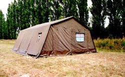 TENTE MILITAIRE 1.jpg