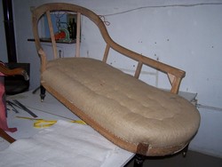 PIQUAGE POUR DONNER LA FORME AUX BOURLETS