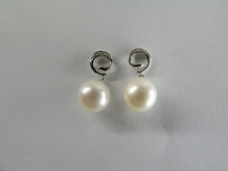 PERLES BLANCHES PENDANTES  OR BLANC  18 CARATS - BIJOUTERIE DELAVEST          