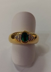 BAGUE EMERAUDE OVALE ET 6 DIAMANTS OR JAUNE 18K - BIJOUTERIE DELAVEST          