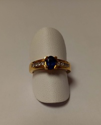 BAGUE SAPHIR OVALE ET DIAMANTS OR JAUNE 18 K - BIJOUTERIE DELAVEST          