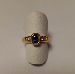 BAGUE SAPHIR FORME OCTOGONALEE DIAMANTS ET OR JAUNE 18 KK - BIJOUTERIE DELAVEST          