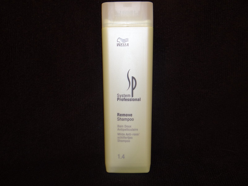 shampooing anti-pelliculaire - shampooing pour cuir cheveulu à pellicules - EMMANUELLE COIFFURE - Voir en grand