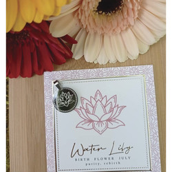Fleur du mois de juillet Lotus - La Magie des Minraux
