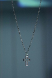 collier pendentif croix - MovidreamStudio