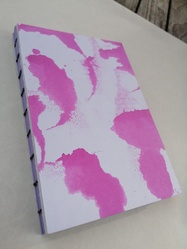 empreintes roses, pages violettes - Atelier du Trfle