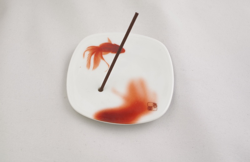 Porte-encens japonais- motif poisson rouge  - Voir en grand