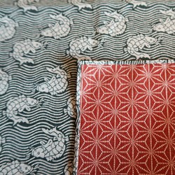 Grand furoshiki, carr de tissu japonais rversible, poisson - Comptoir du Japon