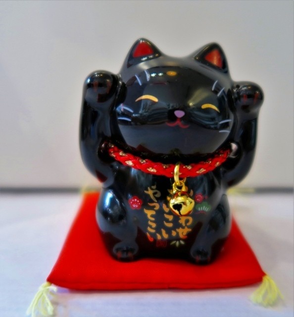 Chat manekineko noir - Compotoir du Japon - Voir en grand