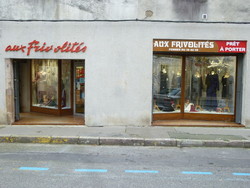 Aux Frivolit�s pr�t � porter - LES NOUVEAUX COMMERCES