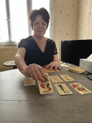 QUI SUIS JE ?  - NATHALIE MEDIUM