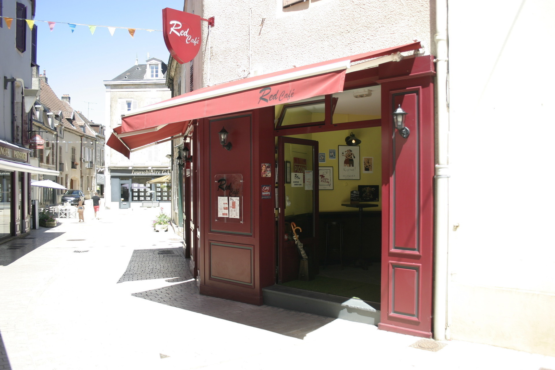 Boutique Red Caf - Gevrey Nuits Commerces