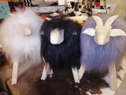 Tabourets mouton - La Petite Boutique