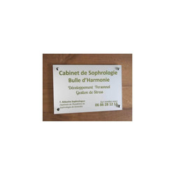 Plaque plexiglas argent lettres vert anis  | Sophrologue  - Amalgame imprimeur-graveur
