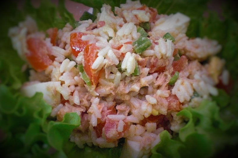 Salade de Riz au Thon Maison - A base de Vinaigrette - boucherie traiteur BIGOT - Voir en grand